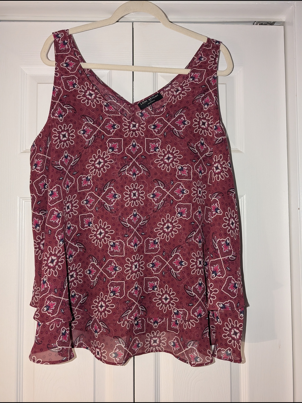 Lane Bryant Maroon Floral Print V-Neck Sleeveless Camisole